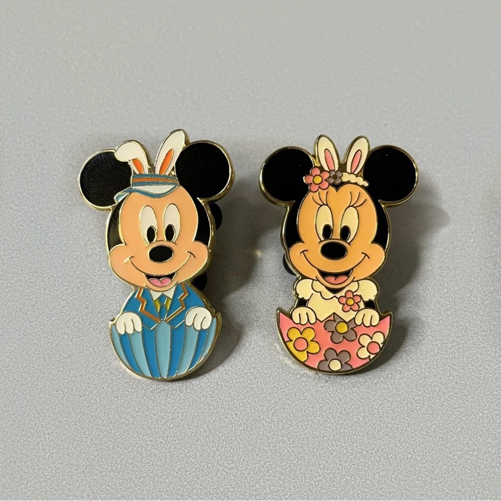Tokyo Disneyland Mickey and Minnie Mouse Easter Egg with Rabbit Ears Disney Pins